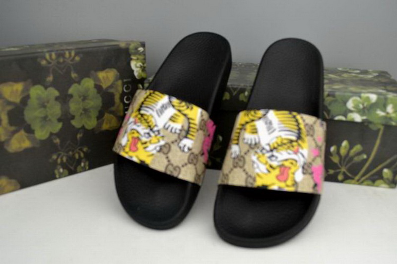 Gucci Men Slippers_137